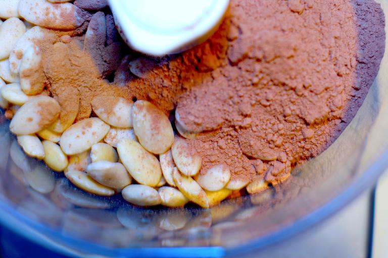 Recipe: Healthy chocolate truffles. Step b.