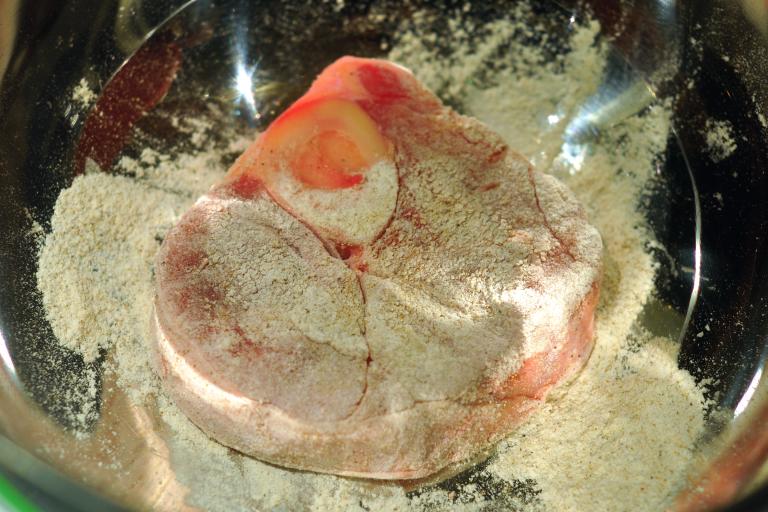 Recipe: Low-fat osso bucco. Step b.
