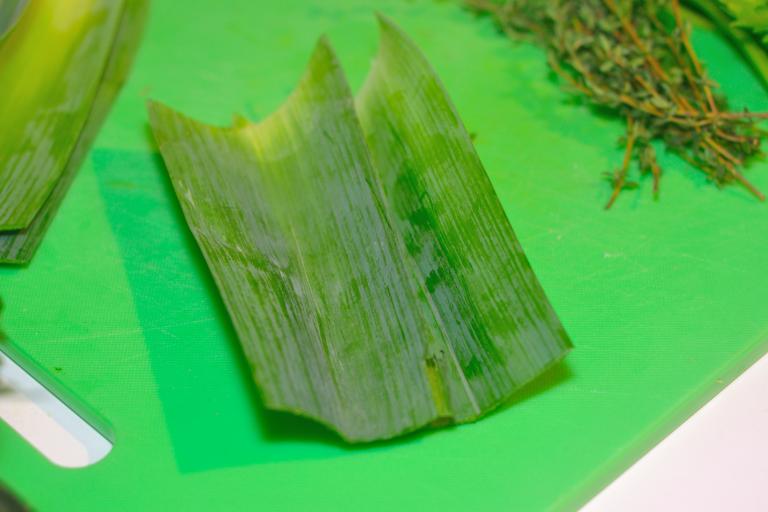 Recipe: Bouquet garni. Step a.