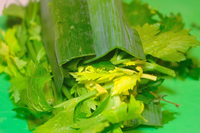 Recipe: Bouquet garni. Step f.