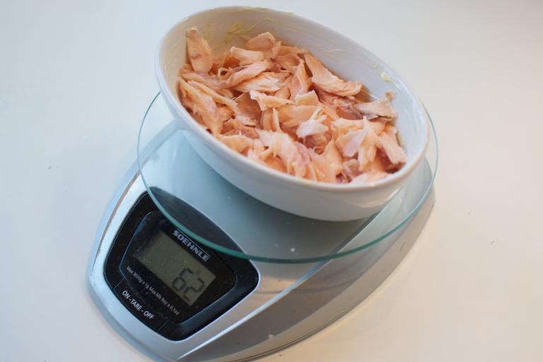 Recipe: Eggs en cocotte with smoked trout. Step a.